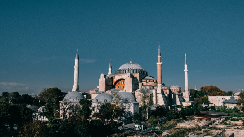 Istanbul: Hagia Sophia, Blue Mosque, Cistern & Bazaar Tour - Explore the Blue Mosque