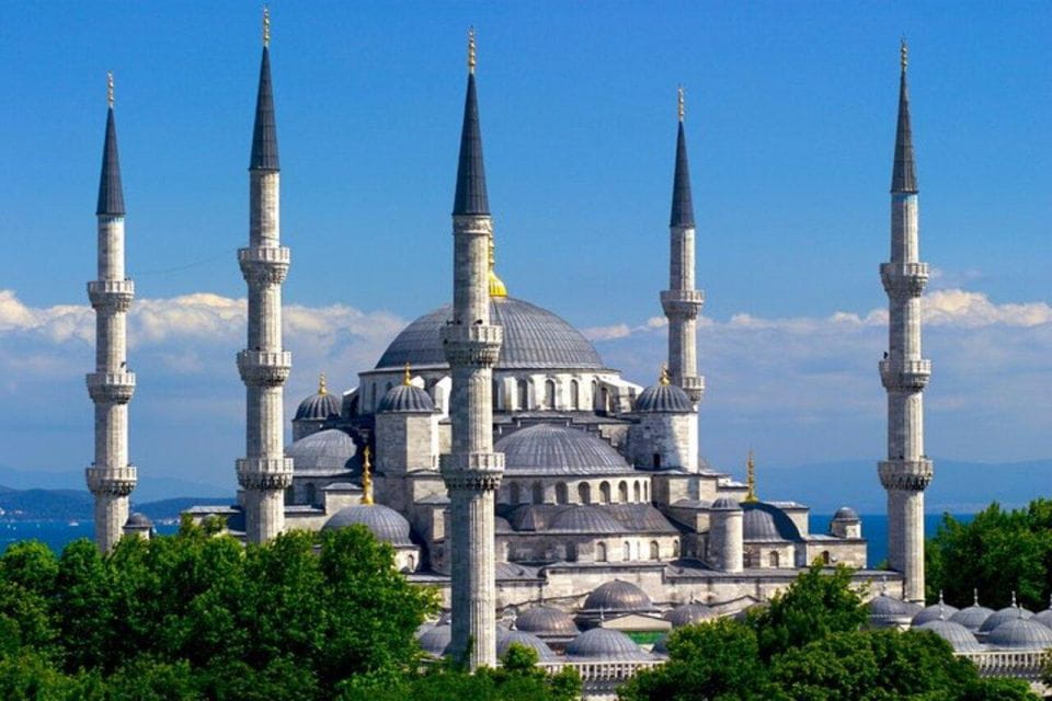 Istanbul: Hagia Sophia, Topkapi & Mosque Tour With Transfer - Key Points