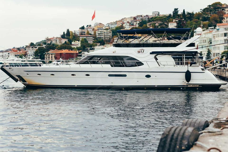 Istanbul: Luxury Wine Tasting on a Private Yacht - Yacht Experience