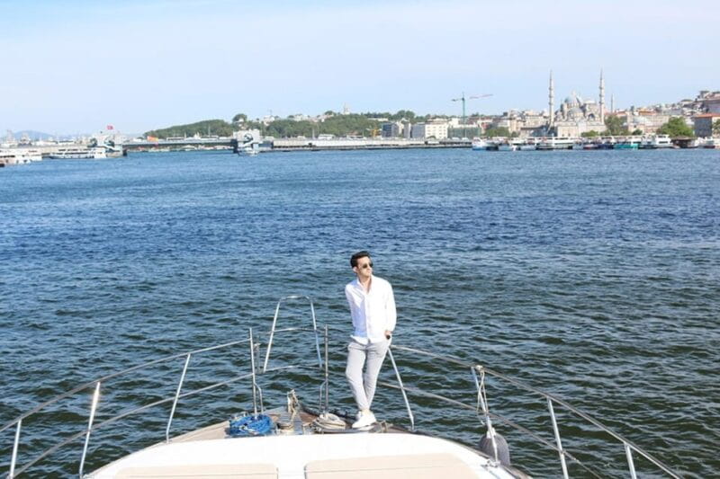 Istanbul: Luxury Yacht Tour at Sunset w Snacks - Price and Value Breakdown