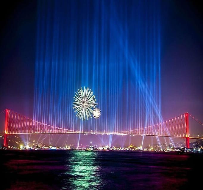 Istanbul: New Year's Eve Bosphorus Dinner Cruise Party 2026 - FAQ
