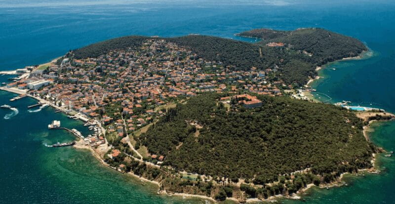 Istanbul: Princes Islands Tour with Heybeliada and Büyükada - Entering the Authenticity of the Islands