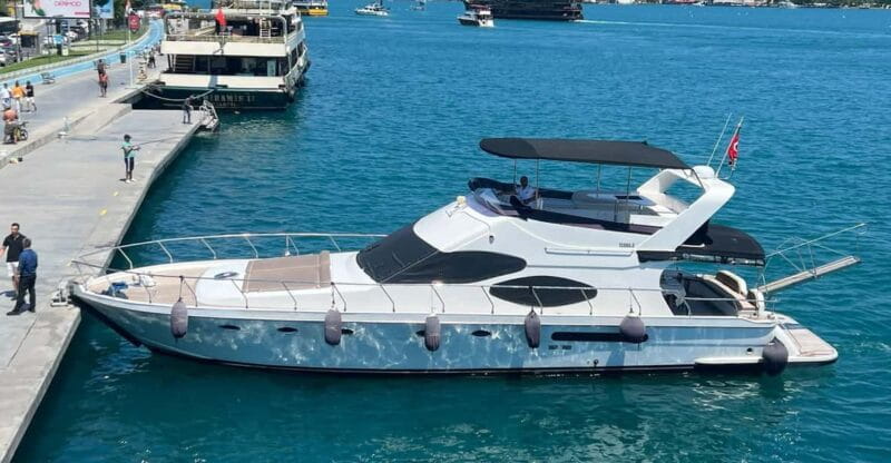 Istanbul: Private Bosphorus Strait Sightseeing Yacht Cruise - Practical Tips for Your Bosphorus Yacht Experience