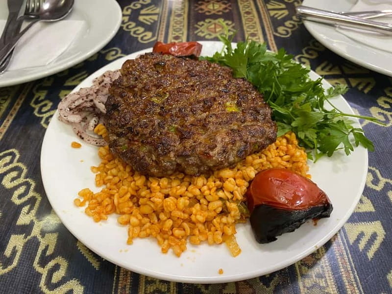 Istanbul: Private Food and City Tour with a Local Host - Exploring Istanbul’s Hidden Streets and Delicious Bites