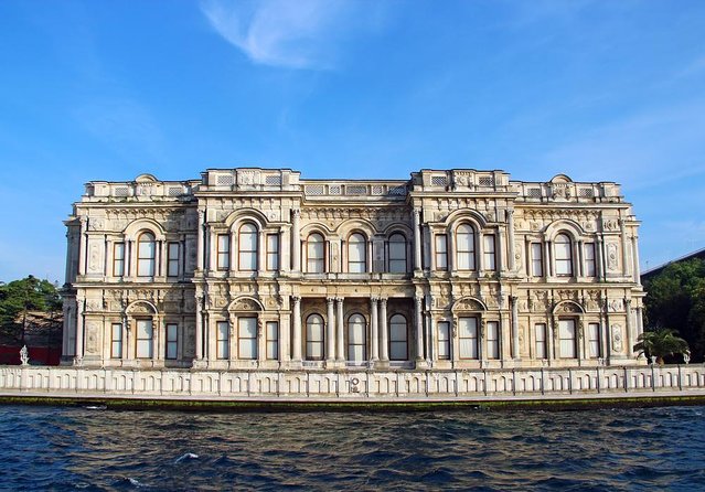 Istanbul Sunset Cruise on Luxury Yacht - Guided Group Cruise - Just The Basics