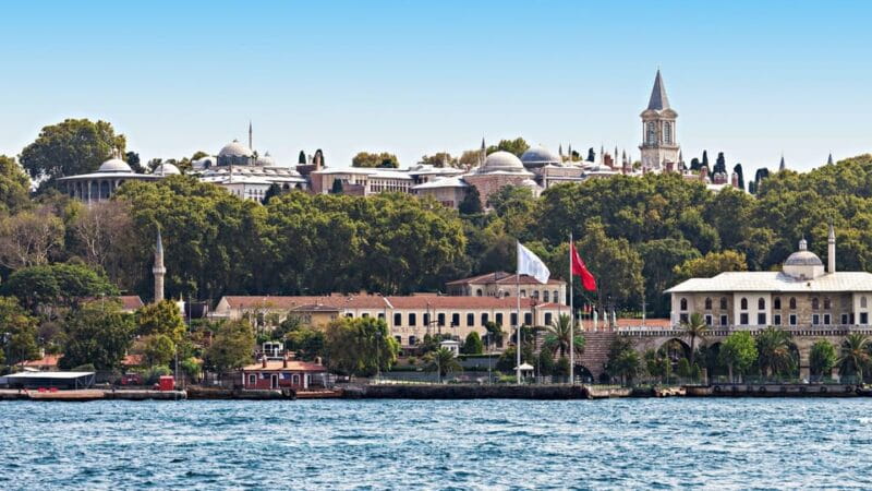 Istanbul: Topkapi Palace Guided Tour w/ Skip-the-Ticket-Line - Navigating the Palace: What’s Included and What’s Not