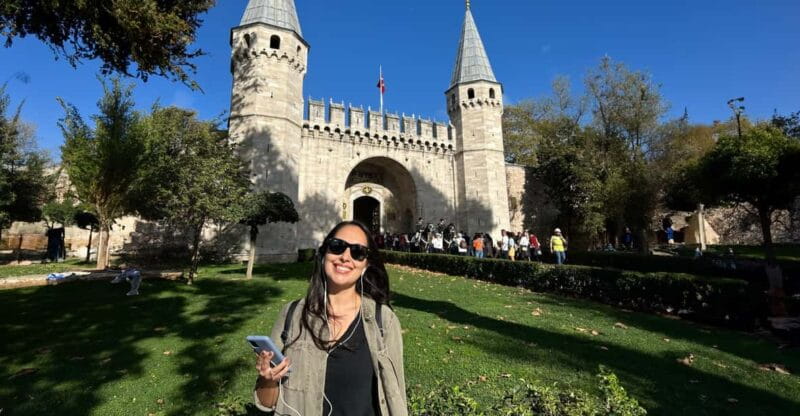 Istanbul: Topkapi Palace & Harem Museum Ticket & Audio Guide - Entering the Magnificent Topkapi Palace