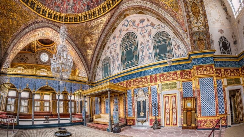 Istanbul: Topkapi Palace Tour with Skip the ticket lines - Overview of the Topkapi Palace Tour in Istanbul