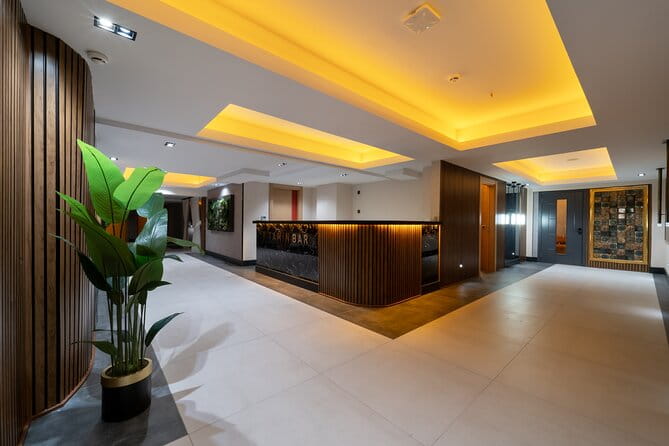 Istanbul Turkish Bath and Massage in Old City with Private Option - Key Points