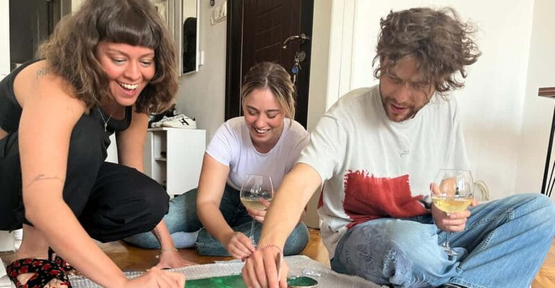 Istanbul: Wine and Paint Workshop with Turkish Fabrics - Enjoying the Wine: A Perfect Artistic Companion