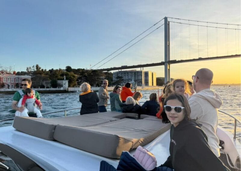 Istanbul:Golden Horn&Bosphorus Sunset Cruise on Luxury Yacht - Price and Logistics: Worth the Cost?
