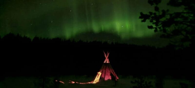 Ivalo: Northern Lights and Reindeer Farm Experience - The Night Unfolds: Stories, Fire, and the Northern Lights