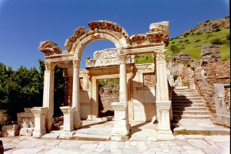 Izmir: Ephesus and The House of The Virgin Mary Tour - Exploring the Richness of Ephesus