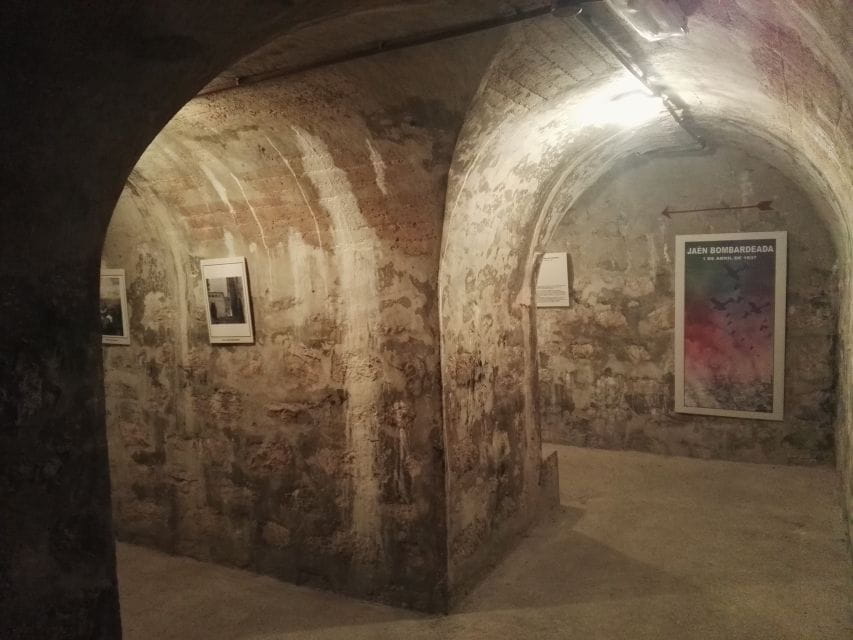 Jaén 2.5-Hour Tour: Cathedral, Arabs Baths and Old City - What to Bring