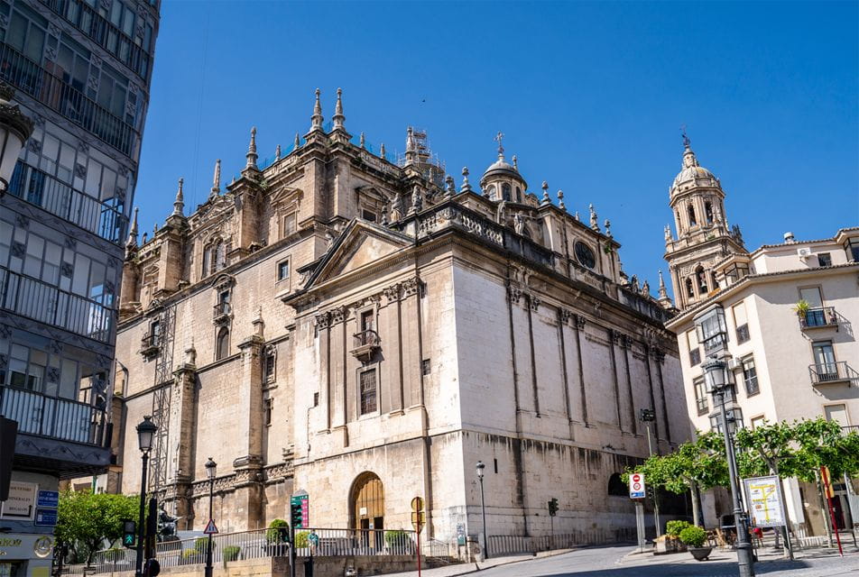 Jaén: 3-Hour Tour, Cathedral, Jewish Quarter, and Arab Baths - Jewish Quarter Insights