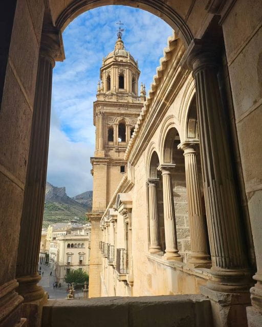 Jaén: Tour, Cathedral, Arch San Lorenzo and Jewish Quarter - Itinerary Highlights