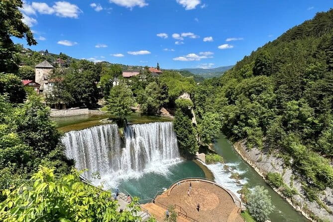 Jajce and Travnik Historical Tour - Day Tour from Sarajevo - Exploring Jajce: The Waterfalls and Fortress