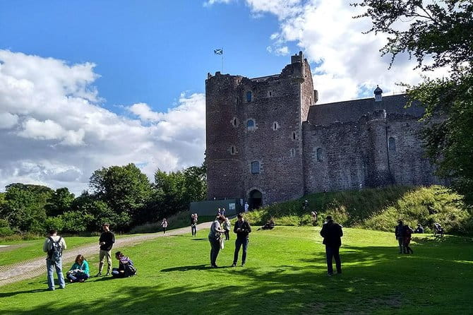 Jamie Fraser Outlander tour to Lallybroch tours Edinburgh - Transportation and Comfort