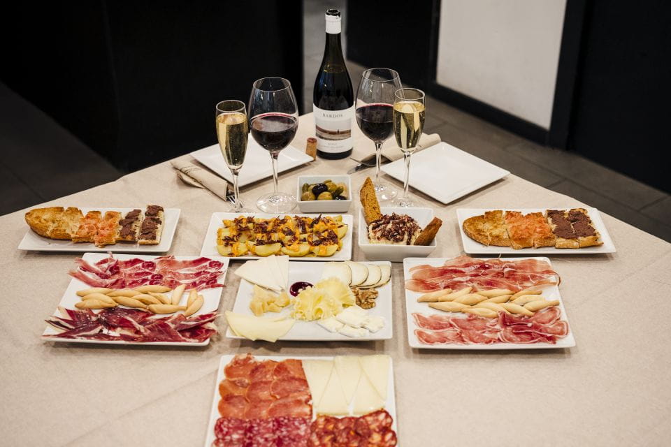 Jamón, Cheese and Wine Experience Near Sagrada Familia - Things To Know