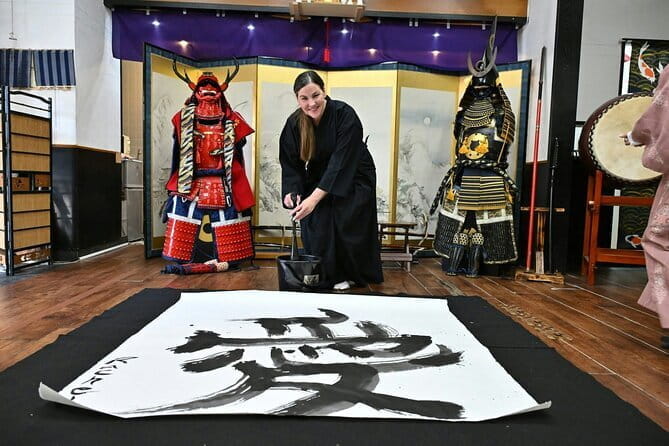Japanese Calligraphy Experience in Osaka - What to Expect During the Session