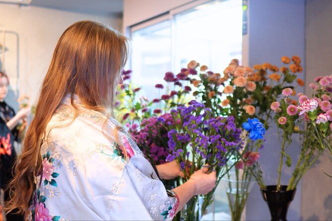 Japanese Flower Arranging (Ikebana) Experience/Workshop in Tokyo - Instructor and Host Experience