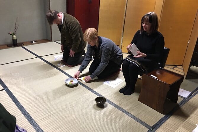 Japanese Style Room Tea Ceremony Class in Marugamemachi - Traveler Reviews and Feedback