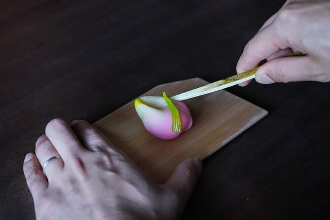 Japanese Tea Ceremony & Japanese-Style Lunch Served by Airline - The Art of the Japanese Tea Ceremony