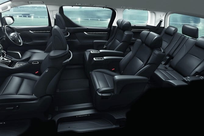 Japanese Tea Ceremony & Japanese-Style Lunch Served by Airline - Enjoying a Traditional Japanese-Style Lunch