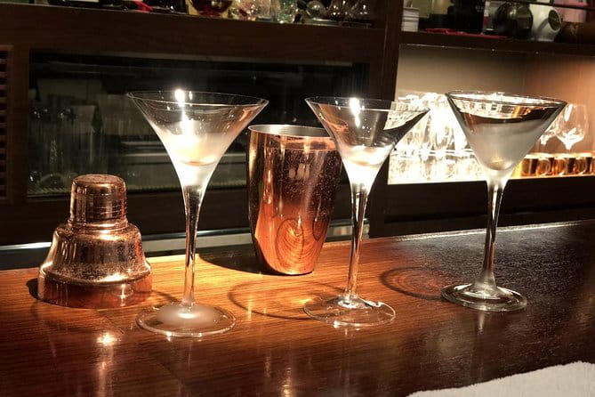 Japanese Whisky Tasting Experience at Local Bar in Tokyo - Insights Into the Japanese Whisky Industry