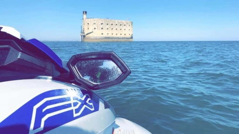 Jet-ski Tour 1 hour île de Ré - Going beyond the surface: what to really expect