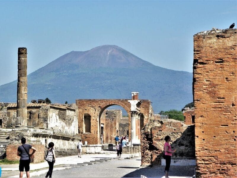 Journey Through Pompeii & Vesuvius: History, Ruins and Lava - Lunch and Transition to Mount Vesuvius