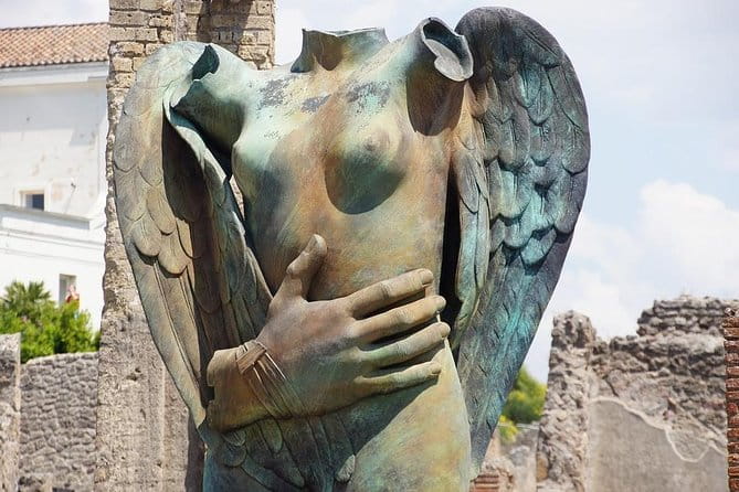 Journey to Discover the Roman Pompeii Strolling among the Ancient Domus - Key points / Takeaways