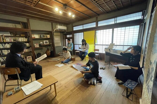 Kakejiku (Hanging Scroll) Historical Art Class in Abeno Osaka - Inclusions