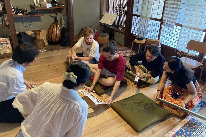 Kakejiku (Hanging Scroll) Historical Art Class in Abeno Osaka - What to Expect During the Kakejiku (Hanging Scroll) Historical Art Class