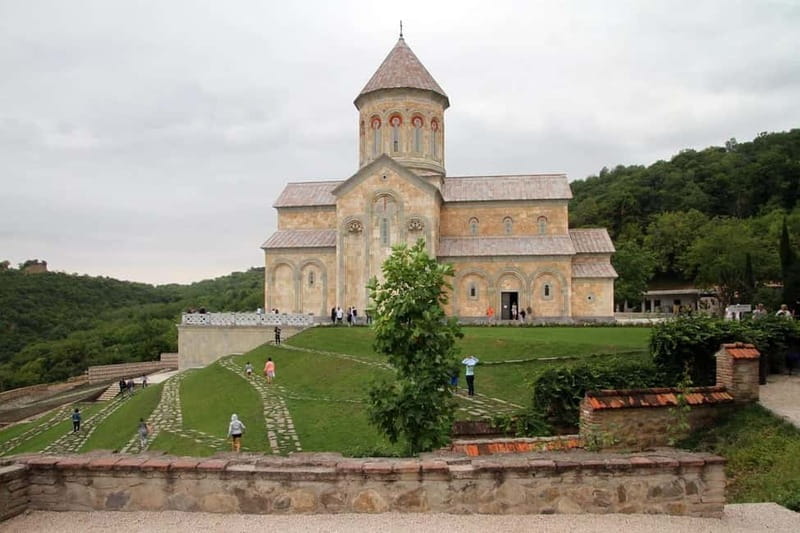 Kakheti: Bodbe, Sighnaghi, and Telavi Full-Day Tour - Scenic Drives and Photo Stops