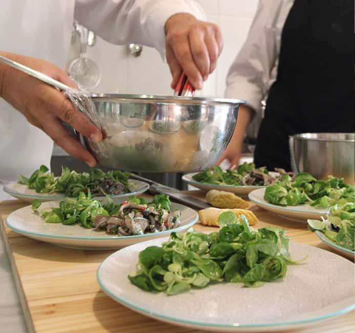 Kalamata Food Market and Cooking Class with Executive Chef - Who Is This Experience Best For?