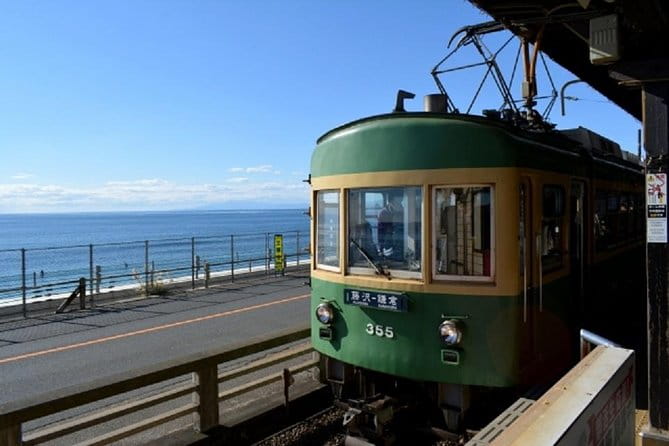 Kamakura Private Tour by Public Transportation - Exploring Kamakuras Highlights