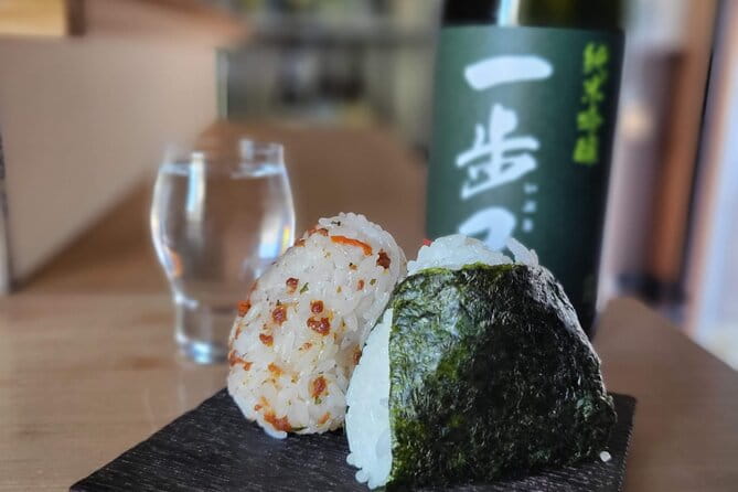 Kamakura Small Group Onigiri Making and Sake Tasting in Sake Bar - What to Expect During the Session