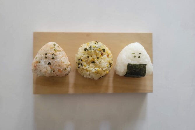 Kamakura Small Group Onigiri Making and Sake Tasting in Sake Bar - Sake Tasting: A Journey Through Flavors