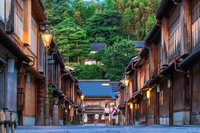 Kanazawa 6hr Full Day Tour With Licensed Guide and Vehicle - Pickup and Meeting Details