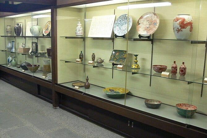 Kanazawa Art: Traditional Pottery Workplace Insights - Pottery Demonstration and Hands-On Experience