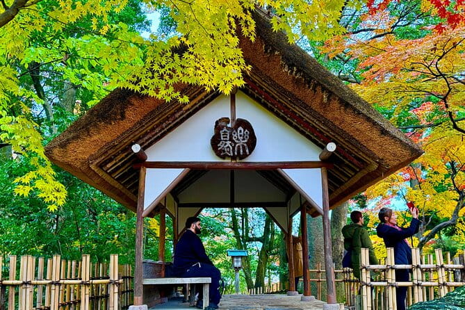 Kanazawa Half Day Private Tour - Castle, Garden, Geisha District - Key Points