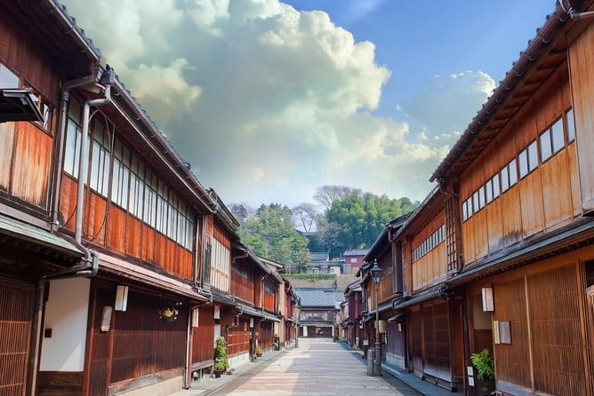 Kanazawa Half Day Private Tour: Local Highlights & Hidden Gems - Transportation and Meeting Point