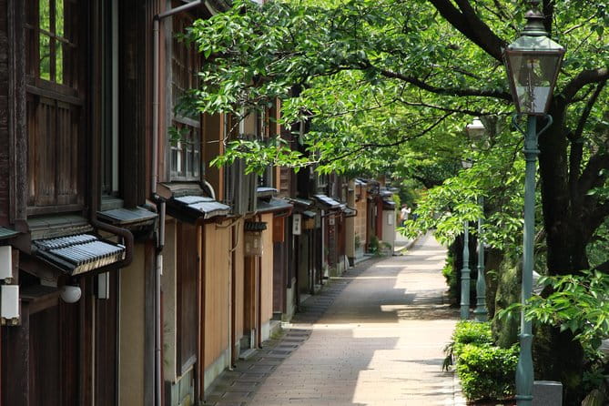 Kanazawa Half Day Tour (Private Guide) - Discovering Higashi Chaya District