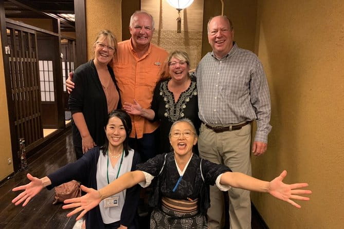 Kanazawa Night Tour With Local Meal and Drinks - Convenient Meeting and Pickup Arrangements