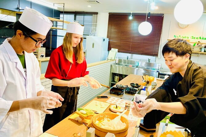 Kanazawa: Sushi & Japanese Cooking Class With a Master Chef - Key Points