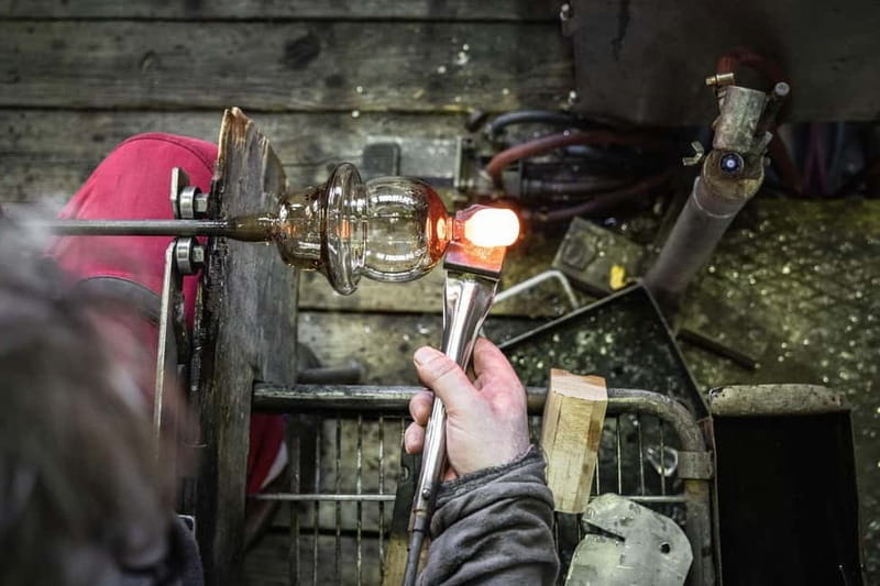 Karlovy Vary: Moser Glassworks Tour with Museum Entry - The Experience: From Hot Glass to Art