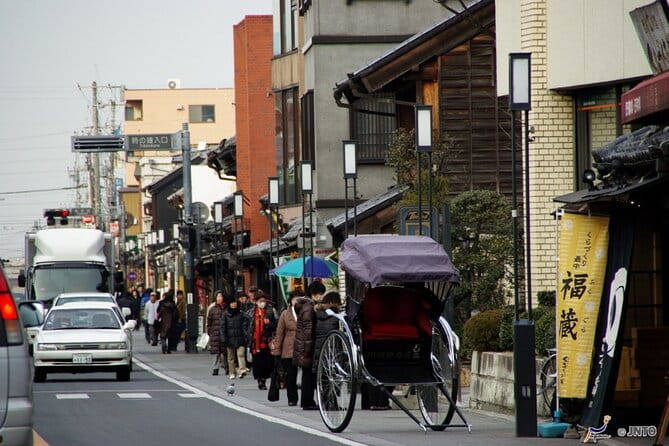 Kawagoe Walking Tour & Traditional Japanese Experience - Taking in the Vibrant Atmosphere