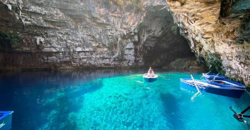 Kefalonia:Melissani Lake,Drogarati Cave & Antisamos Day Trip - A Deep Dive into Kefalonia’s Highlights