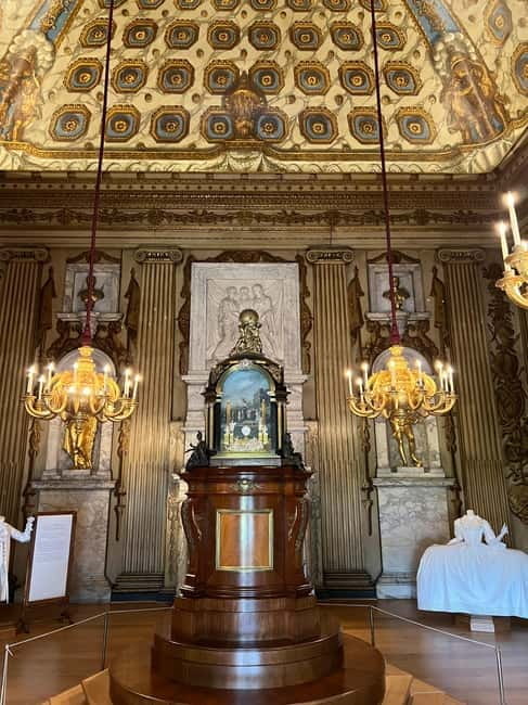 Kensington Palace: Private Guided Tour in the Afternoon - The Cultural Significance of the Gardens and Memorials